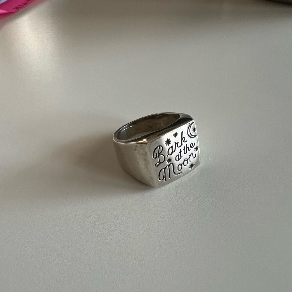 Souvenir Jewelry Silver Bark at the Moon Ozzy Osbourne Ring - Picture 11 of 16